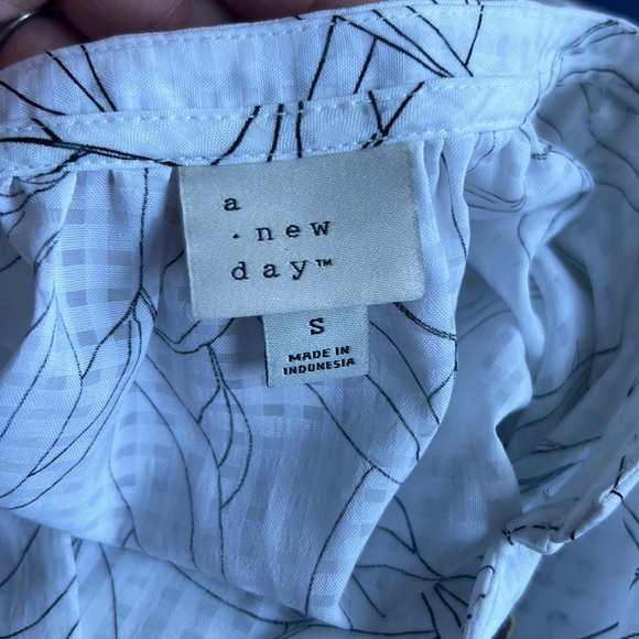 A new day blouse size small B25 - Picture 9 of 10